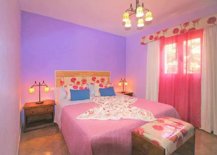 Micaelas House En El Pueblo Marinero אל גולפו