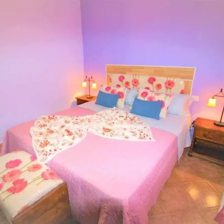 Micaelas House En El Pueblo Marinero בית נופש