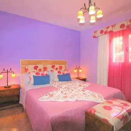 Micaelas House En El Pueblo Marinero אל גולפו