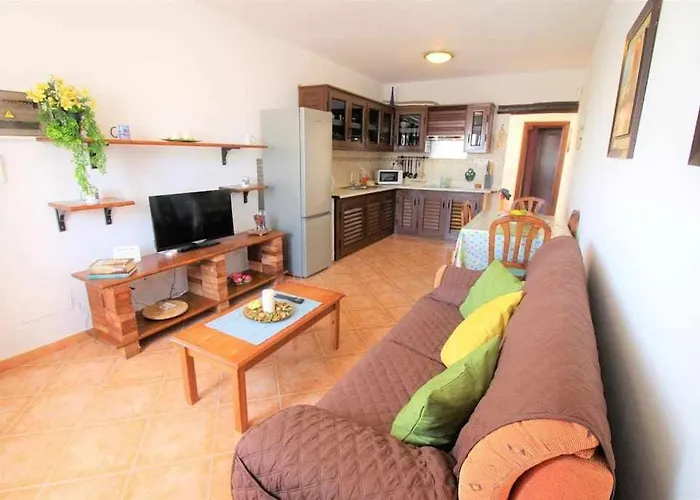 Micaelas House En El Pueblo Marinero