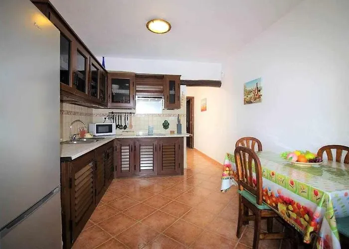 Semesterbostad Micaelas House En El Pueblo Marinero